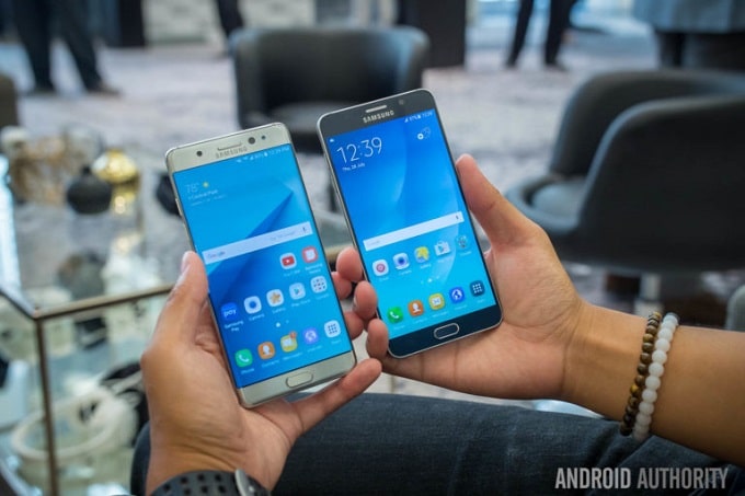 Galaxy Note 7 cũng đi kèm với tính năng hiển thị Always On