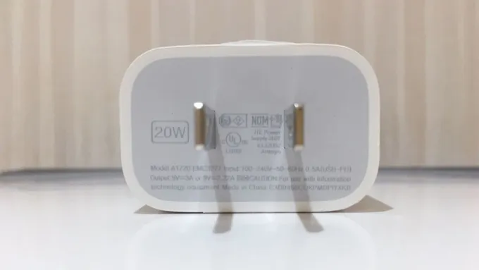 Mỗi sản phẩm phụ kiện Apple đều có một số serial (số seri) riêng biệt