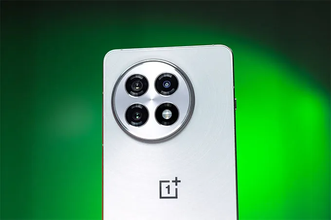 OnePlus 13R được trang bị 4 camera