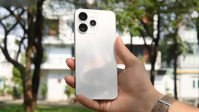 Thiết kế của OPPO Reno 15 so với Reno 14