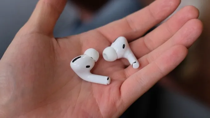 Vị trí micro trên AirPods Pro