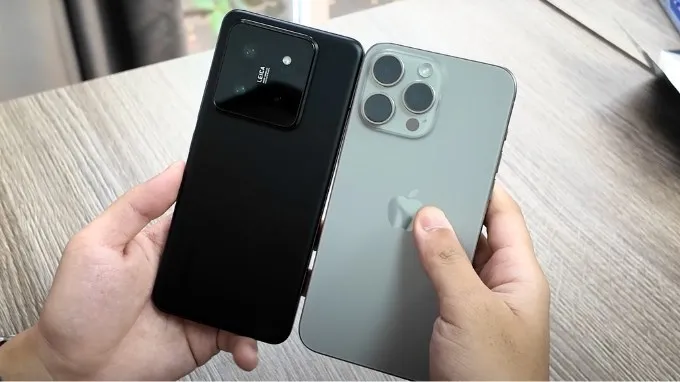 Thiết kế của Xiaomi 14 Pro so với iPhone 15 Pro Max
