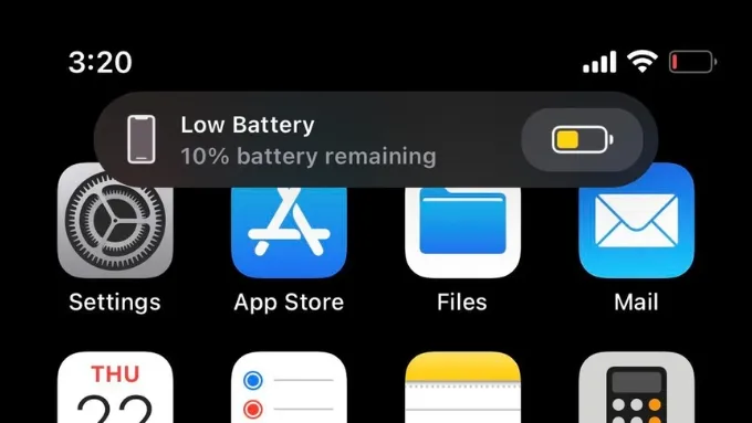 iOS không cung cấp tùy chọn trực tiếp để tắt hoàn toàn thông báo pin yếu trong phần cài đặt