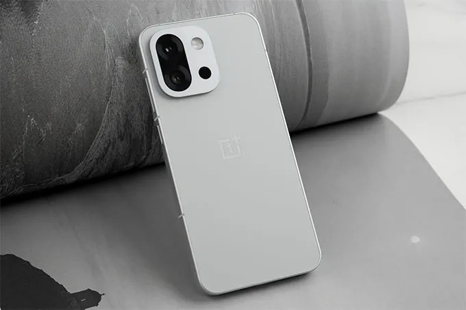 OnePlus 13T sở hữu 2 camera 50MP
