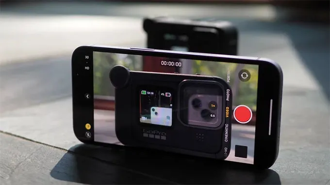 iPhone 14 dùng camera chính 12MP f/1.5 và siêu rộng 12MP