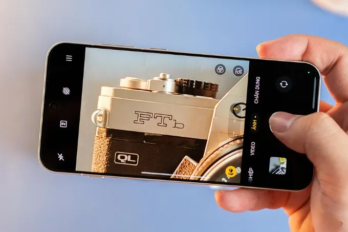 So sánh OnePlus 13T và OnePlus 13 về camera
