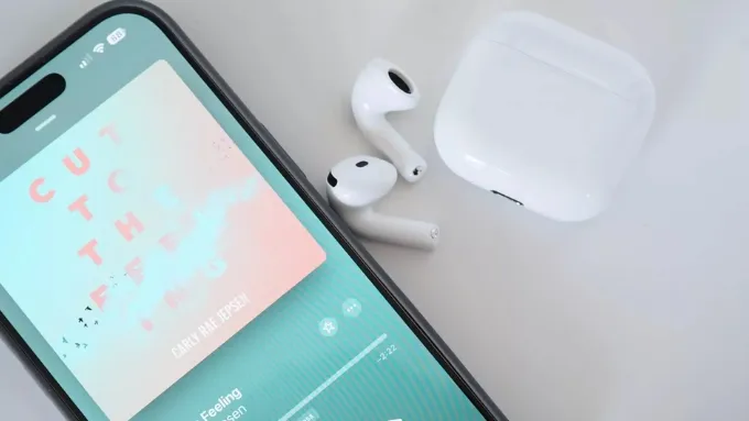 AirPods 4 ANC mang đến chất âm cân bằng với driver mới và amplifier công suất cao