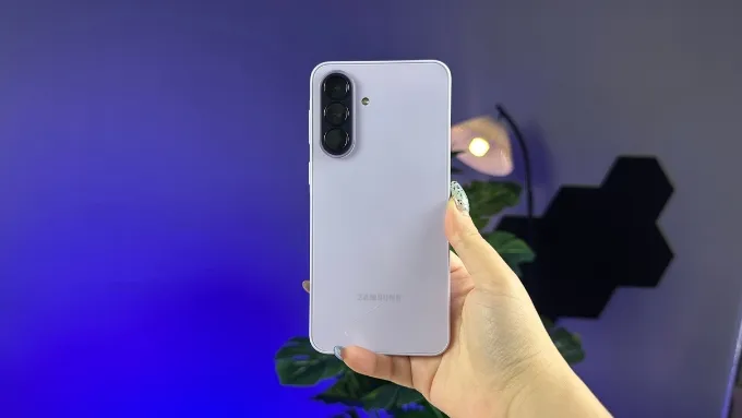 Galaxy A37 và Galaxy A36 có ngoại hình gần như tương đồng