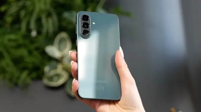 Galaxy A37 5G màu Xanh Lục Bảo (Awesome Graygreen)