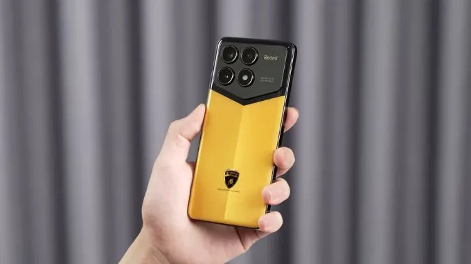 Thiết kế mặt lưng độc đáo được lấy cảm hứng từ siêu xe Essenza SCV12