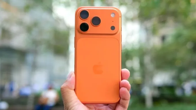 iPhone 17 Pro Max sở hữu kích thước 163 x 78 x 8.75 mm và trọng lượng 233 gram