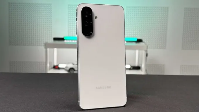Samsung Galaxy A56 có độ dày 7.4mm và nặng khoảng 198g