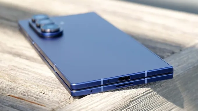 Galaxy Z Fold 7 lại gây ấn tượng theo cách hoàn toàn khác