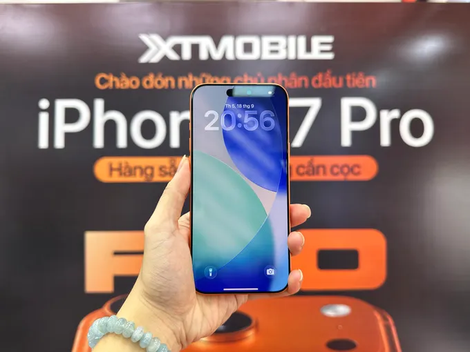 Màn hình LTPO Super Retina XDR OLED 6.9 inch trên iPhone 17 Pro Max với độ phân giải 1320 x 2868 pixel