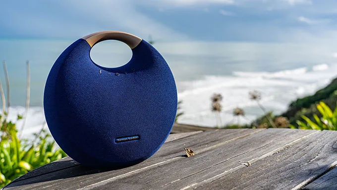 So sánh loa bluetooth Harmon Kardon Onyx Studio 5 và 6 chất lượng âm thanh