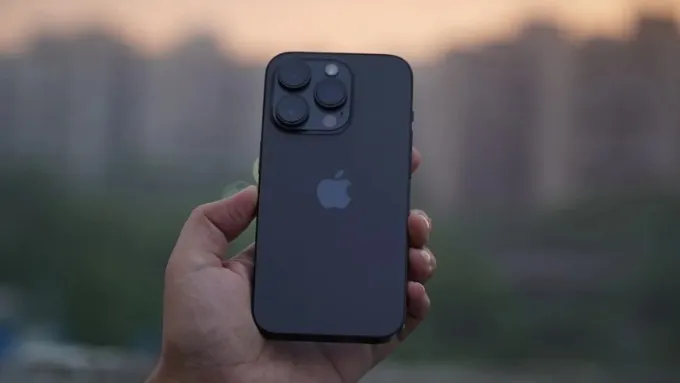 Chọn iPhone 14 Pro nếu bạn muốn tính năng Pro trong thân máy nhỏ gọn
