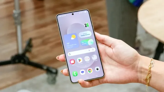 Bên trong Samsung S25 Edge là con chip Snapdragon 8 Elite Gen 5