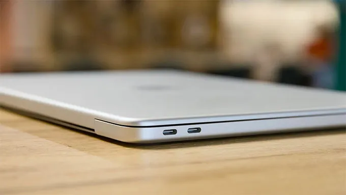 MacBook Neo 512GB có hai cổng USB-C