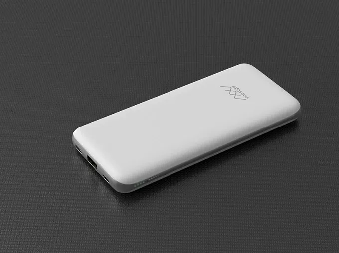 Pin dự phòng Innostyle Powergo Plus 10.000 mAh được tích hợp 3 cổng Micro, Lightning, USB-C