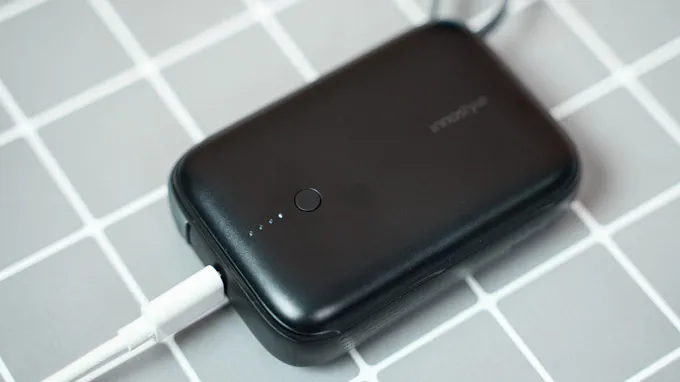 Pin sạc dự phòng Innostyle Powergo mini 10000mAh 22.5W có thiết kế nhỏ gọn