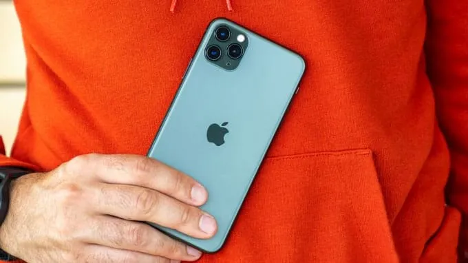 iPhone 11 Pro Max 512GB cũ sở hữu 3 camera chụp ảnh đẹp
