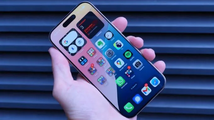 Đánh giá chi tiết màn hình iPhone 16 Pro