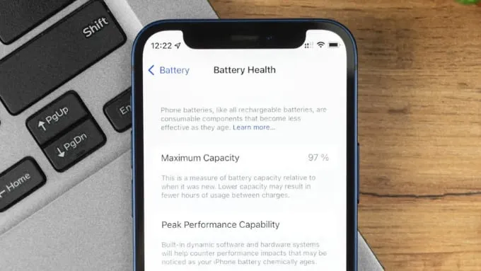 Kiểm tra lại pin điện thoại iPhone