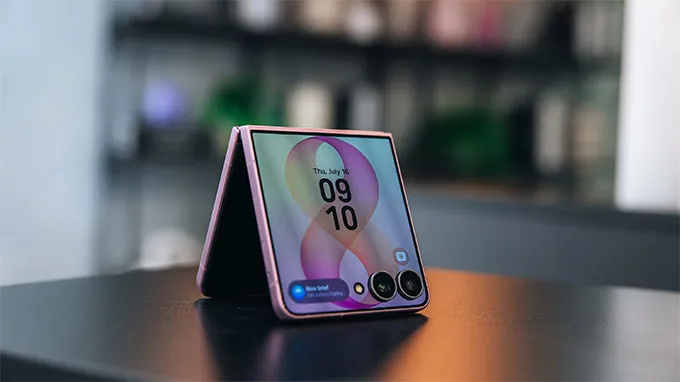 Galaxy Z Flip 8: Mỏng nhẹ kỷ lục, sức mạnh AI trong lòng bàn tay