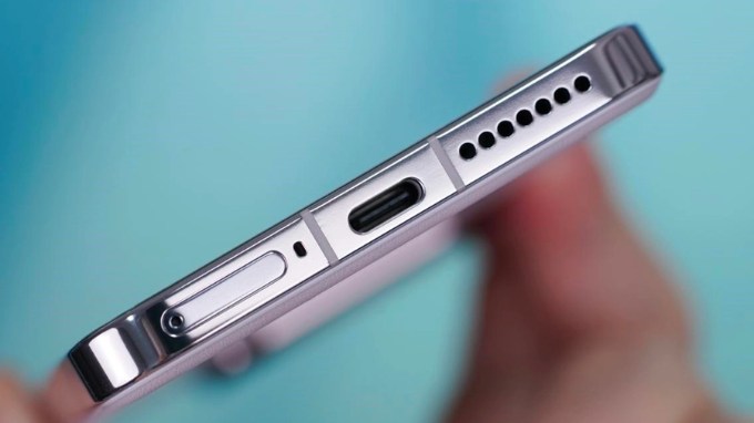 Cổng sạc USB-C 3.2 Gen 2 trên Xiaomi 14 nhanh gấp 20 lần thế hệ tiền nhiệm Xiaomi 13