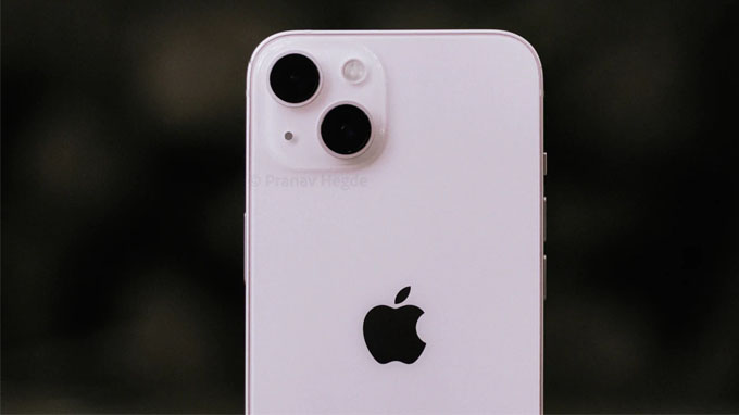 iPhone 13 128GB cũ có camera bố trí theo đường chéo