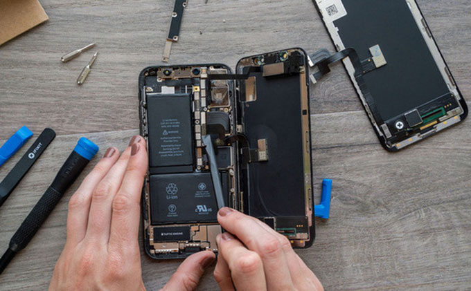 Người mua cũ cần phải chú ý đến tình trạng kích pin trên iPhone cũ