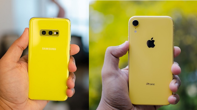 Màu vàng của S10e chóe hơn cả iPhone Xr