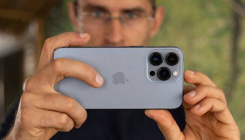 Điện thoại iPhone 15 Pro sẽ được trang bị camera dưới màn hình