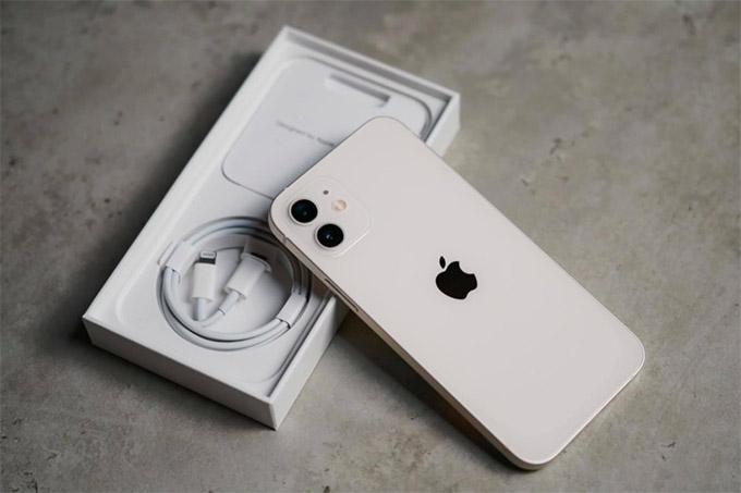 iPhone 12/12 mini màu trắng (White) cho người mệnh Kim