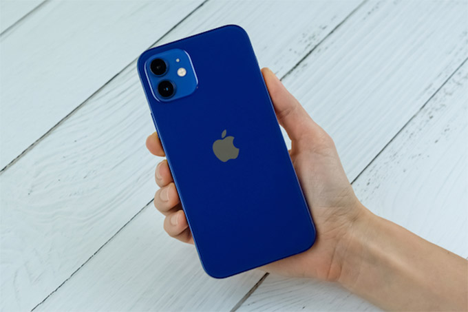 người thuộc mệnh Thủy không thể bỏ qua chiếc iPhone 12 mini màu xanh dương