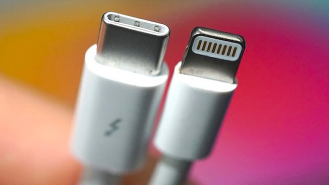 Dây sạc iPhone gồm có 2 đầu khác nhau để là USB-A và Type-C