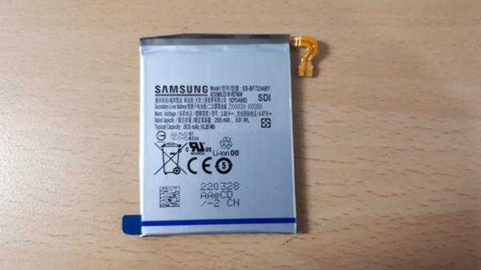 Samsung-Galaxy-Z-Flip-4-Battery-1