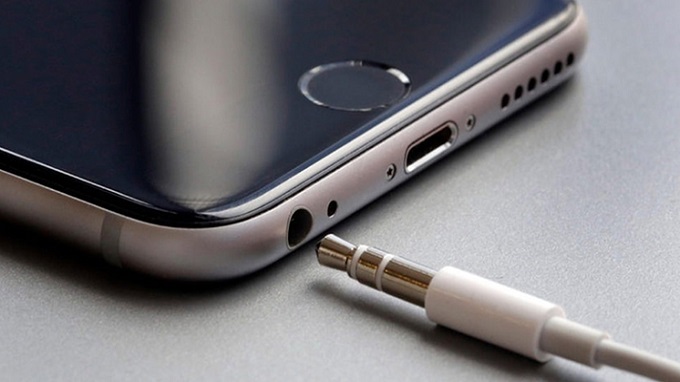 Tai nghe Apple sử dụng jack 3.5mm có thể sử dụng được cho tất cả các thiết bị 