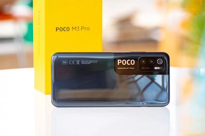 Thiết lập camera Poco M3 Pro được đặt trong một mô-đun hình chữ nhật xếp theo chiều dọc