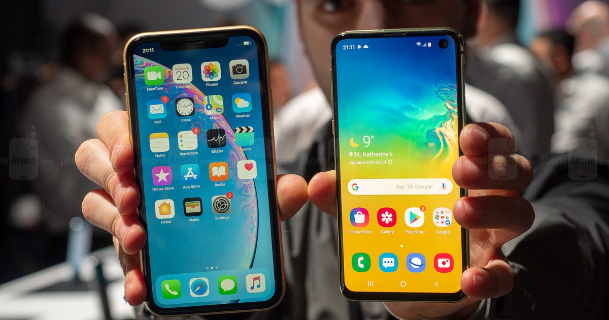 iPhone 11 và Galaxy S10e - đó là hai chiếc flagship giá rẻ đáng sở hữu nhất hiện nay. Đừng bỏ lỡ cơ hội để so sánh và tìm ra sản phẩm phù hợp với nhu cầu của bạn. Hãy nhấn vào ảnh liên quan để khám phá thêm chi tiết về những sản phẩm đình đám này.