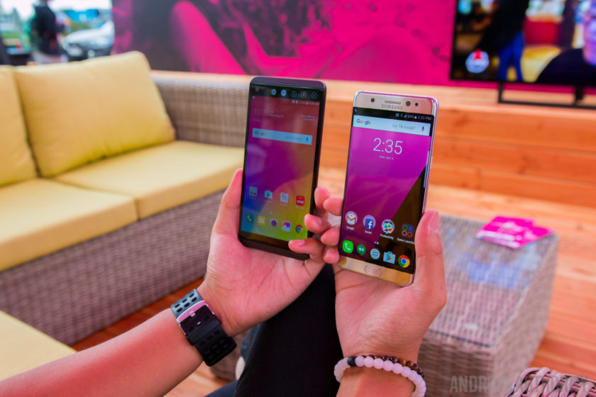 LG-V20-vs-Samsung-Galaxy-Note7-Quick-Look-4-840x560