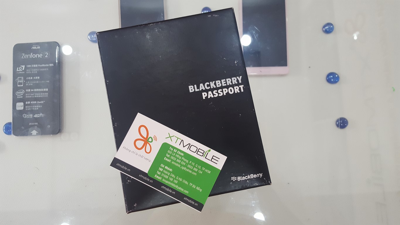 xtmobile-blackberry-passport_1