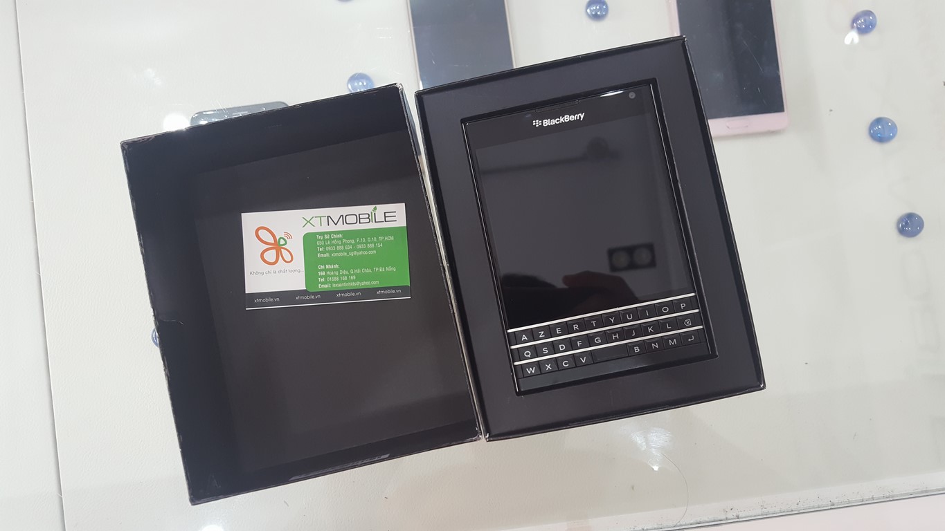 xtmobile-blackberry-passport_2