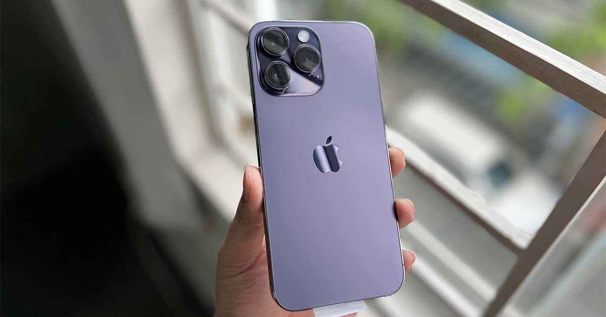 Cùng tìm hiểu chiếc iPhone 14 Pro Max Deep Purple với màn hình sắc nét và đẹp mắt nhất. Màu tím sắc nét được kết hợp cùng màn hình tuyệt đẹp, chiếc điện thoại này đem lại sự thăng hoa trong trải nghiệm sử dụng. Hãy xem bức hình này và cảm nhận ngay sự khác biệt.