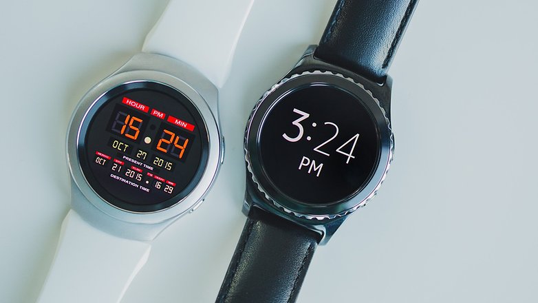 Samsung Gear S2: Sở hữu thiết kế đẹp và tính năng thông minh, Samsung Gear S2 là một trong những mẫu đồng hồ thông minh được yêu thích nhất trên thị trường hiện nay. Tham khảo hình ảnh của Gear S2 để tìm hiểu thêm về sản phẩm đáng mua này.