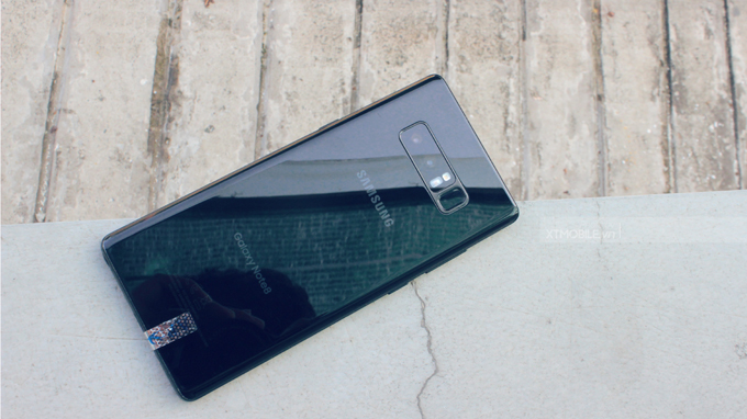 Mặt sau Galaxy Note 8 64GB Xách Tay Hàn Quốc vô cùng tinh giản