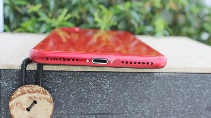 Bạn có thể sử dụng iPhone 8 Plus 64GB cũ đỏ trong nhiều giờ liền