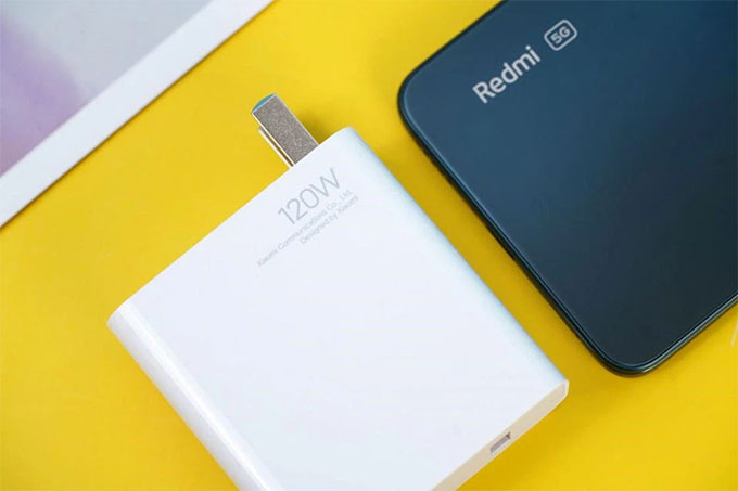Redmi Note 11 Pro+ có sạc nhanh ấn tượng