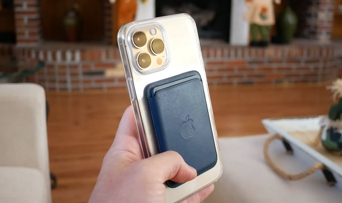 Ốp lưng MagSafe iPhone 13 Pro Max Clear còn được trang bị thêm công nghệ sạc nhanh