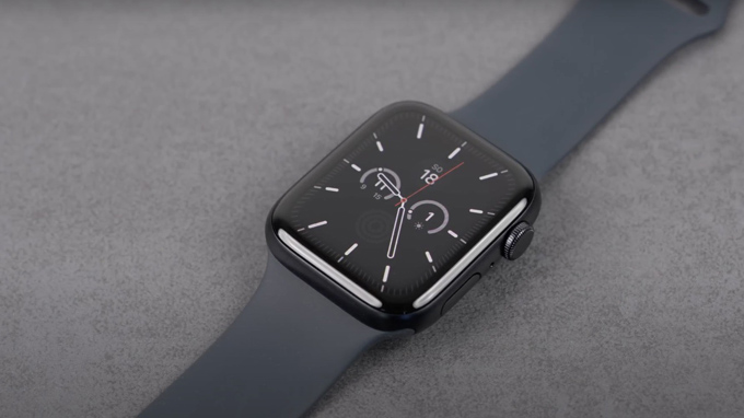 Apple Watch SE 2 sở hữu màn hình OLED đa tinh thể